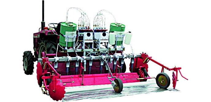 トラクター用同時マルチ土壌消毒機８条型|IDM-80