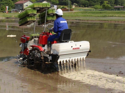 田植同時米ヌカ散布機